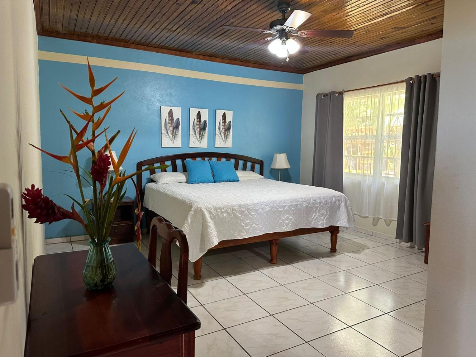 Seagrape Plantation Resort & Dive Center West End Esterno foto